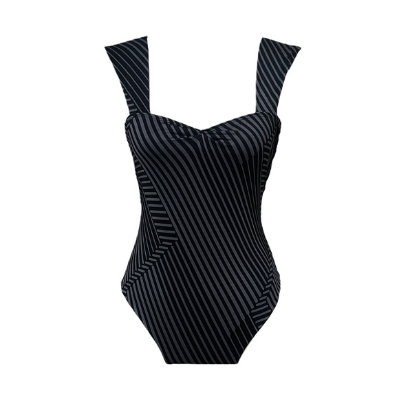 European Summer One Piece - Picture 1 of 4